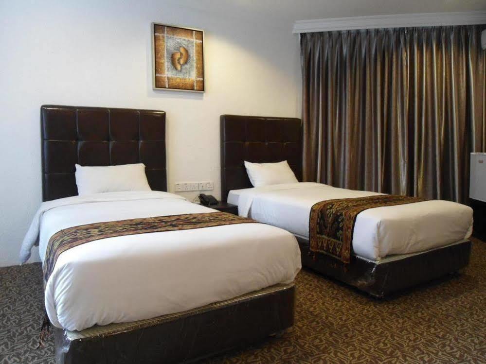 Regent Hotel Bintulu Exterior foto